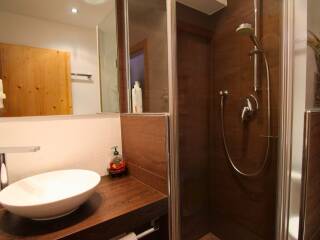 10. Catered chalet Elfriede Fiss Badkamer Zimmer 9 1