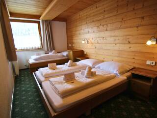 14. Catered chalet Gretl Serfaus Driepersoonskamer